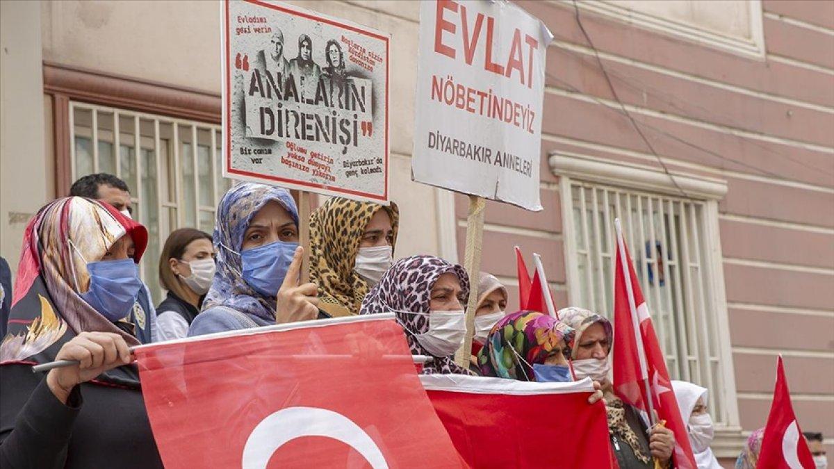 Diyarbakır'da ailelerin evlat nöbeti 3'üncü yılına girdi