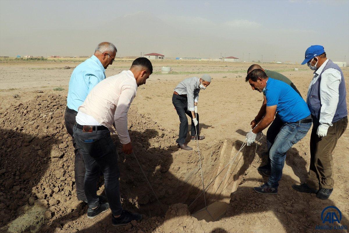 İtalyan araştırmacı vasiyeti üzerine Nuh'un Gemisi'ni aradığı Ağrı Dağı'nın karşısına defnedildi