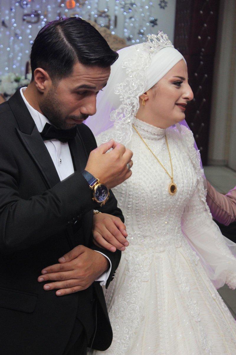 Erzurum’da, asker kardeş ablasının düğününe gelerek sürpriz yaptı