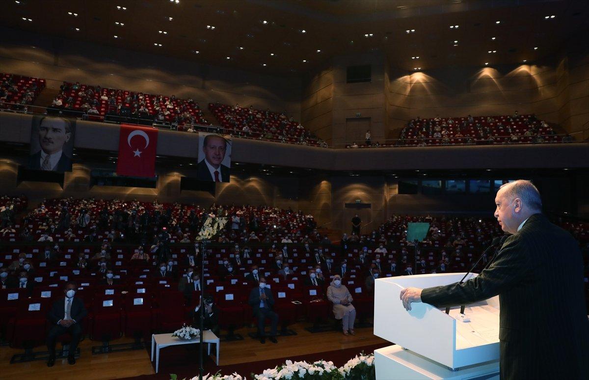 Cumhurbaşkanı Erdoğan, salgın döneminde eğitimde yapılanlar hakkında bilgi verdi