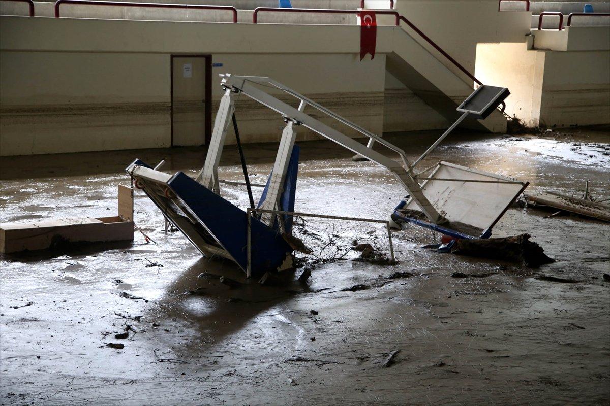 Kastamonu'daki sel felaketinde spor tesisleri de zarar gördü
