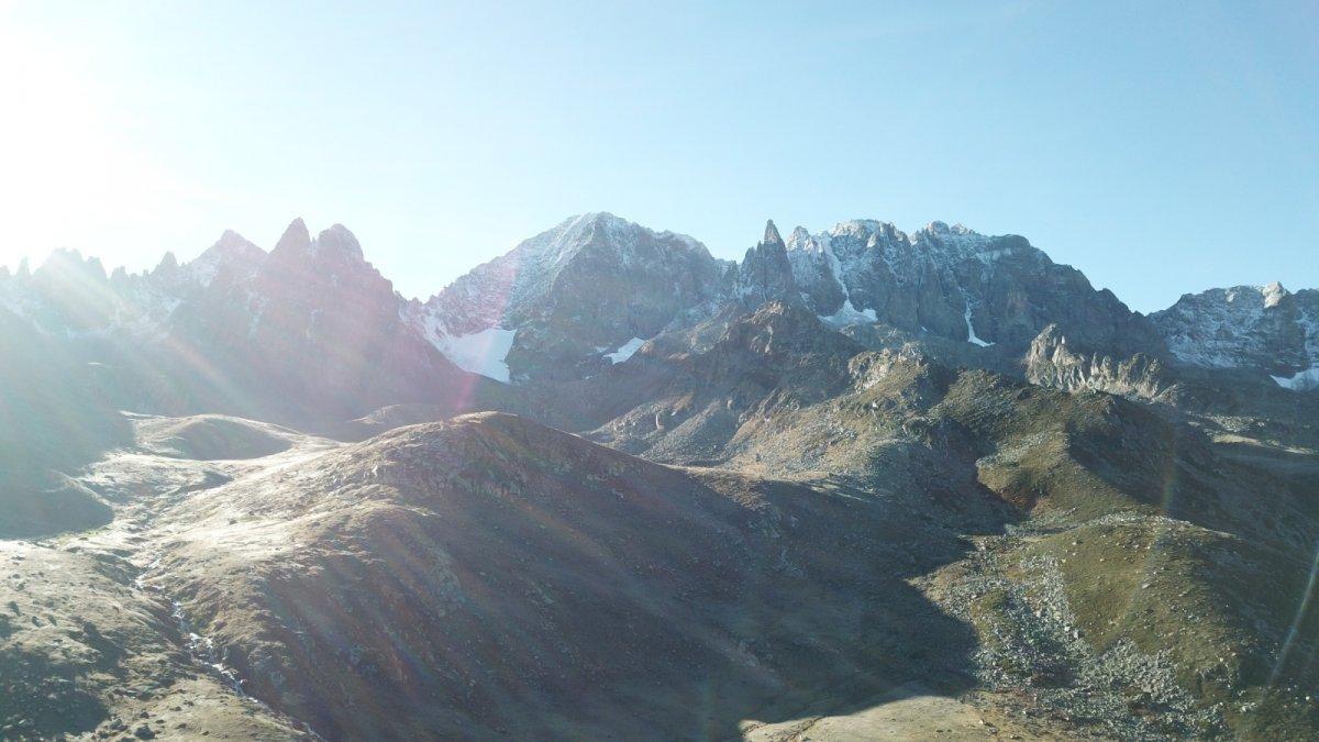 Rize'de yüksek kesimlere kar yağdı