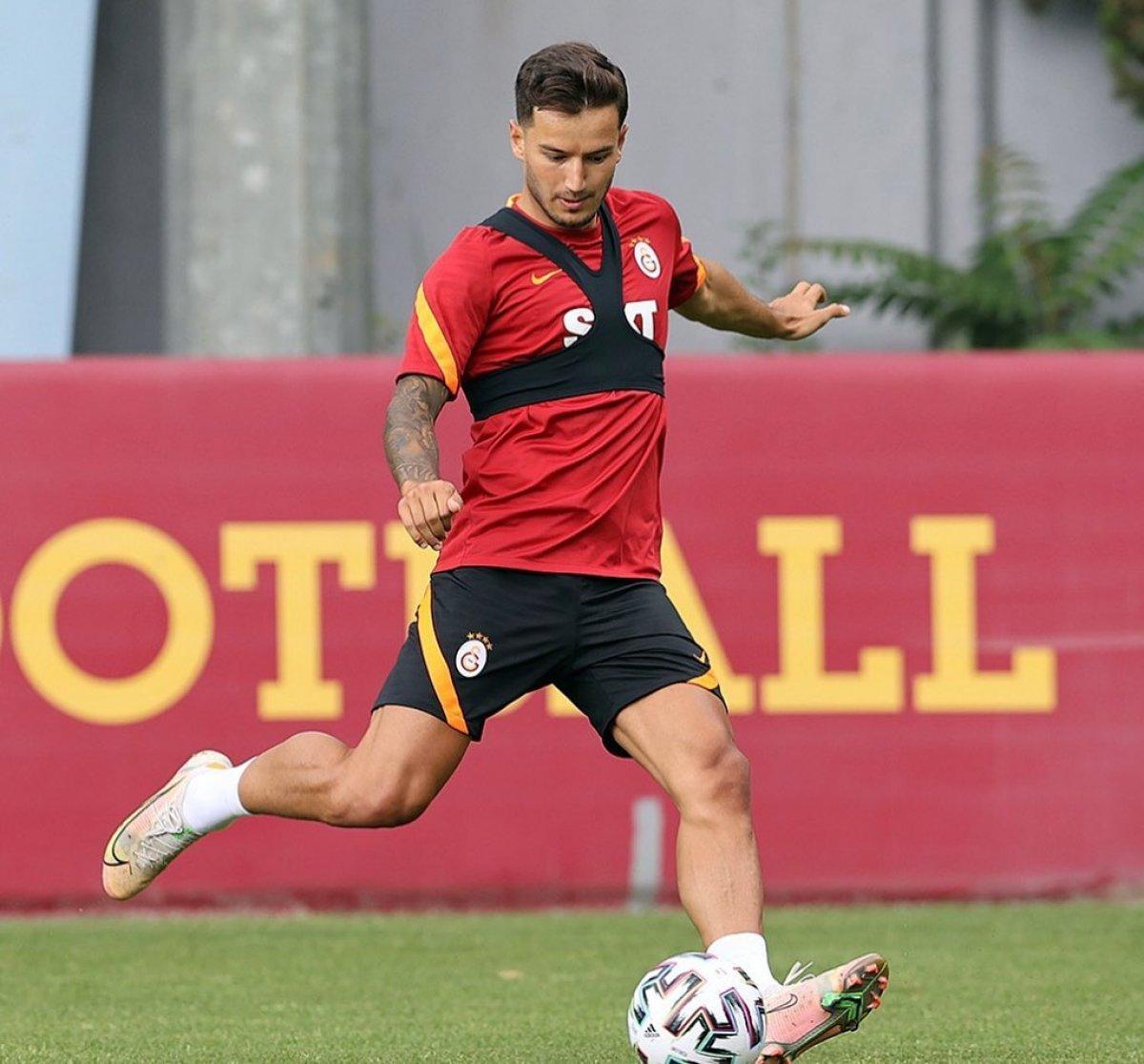 Galatasaraylı Oğulcan Çağlayan’dan sevgilisine evlilik teklifi