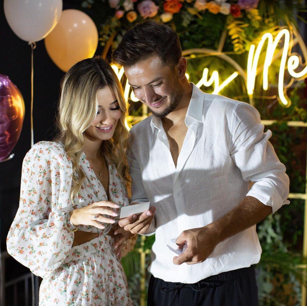 Galatasaraylı Oğulcan Çağlayan’dan sevgilisine evlilik teklifi