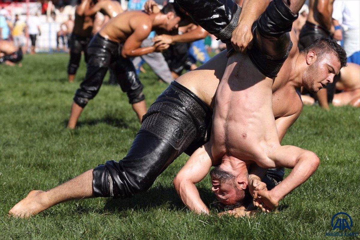 669. Tarihi Elmalı Yağlı Güreşleri başladı