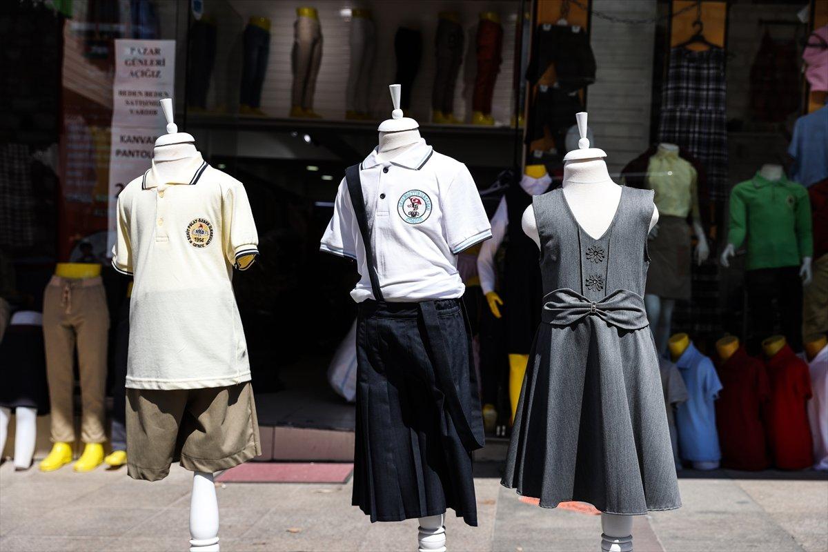 İstanbul'da kırtasiye esnafının yüzü gülüyor