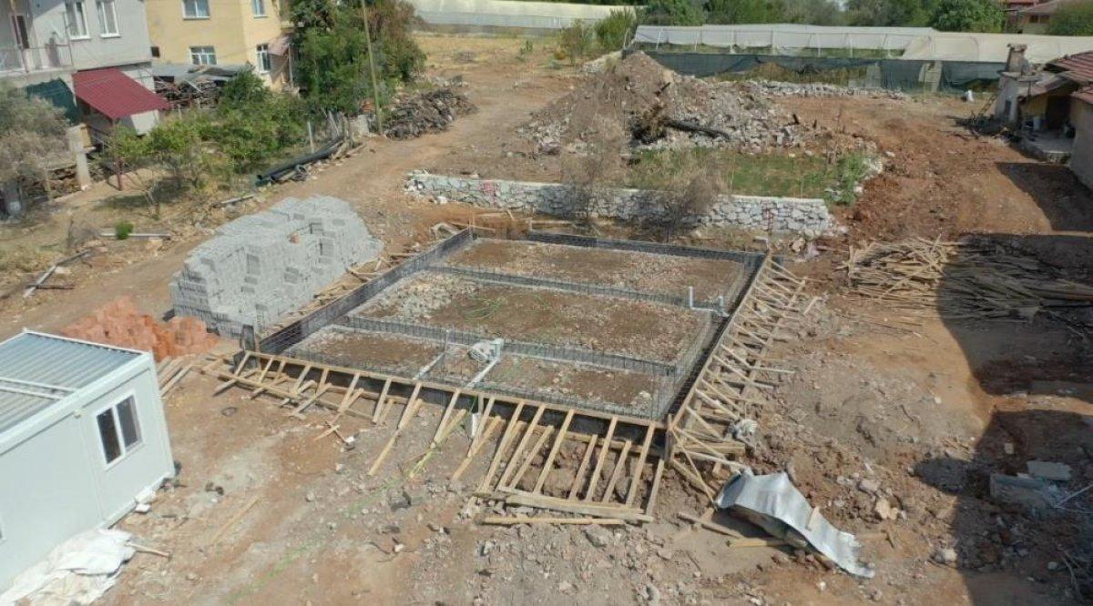Isparta'da evi yanan kadın için seferber oldular