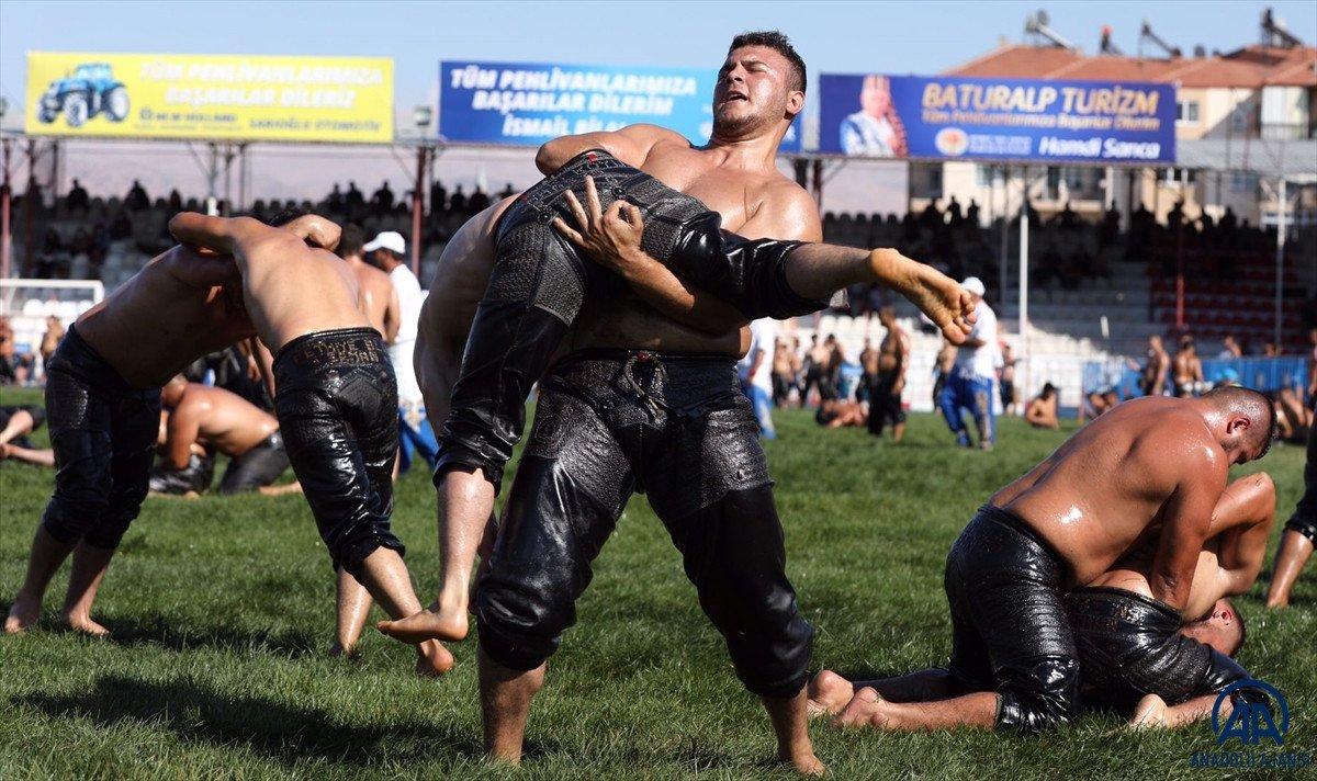 669. Tarihi Elmalı Yağlı Güreşleri başladı