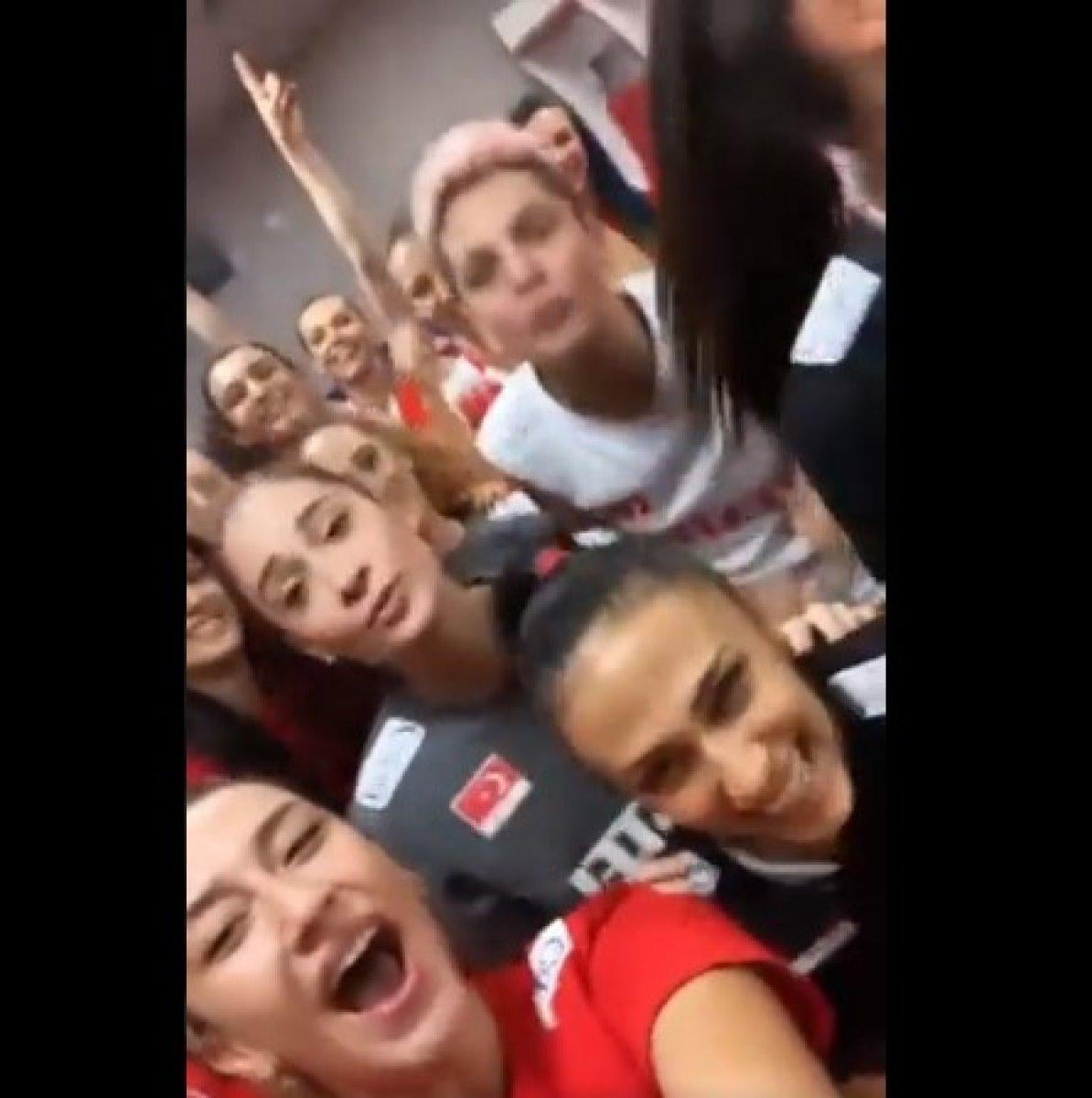 Filenin Sultanları'ndan şarkılı kutlama