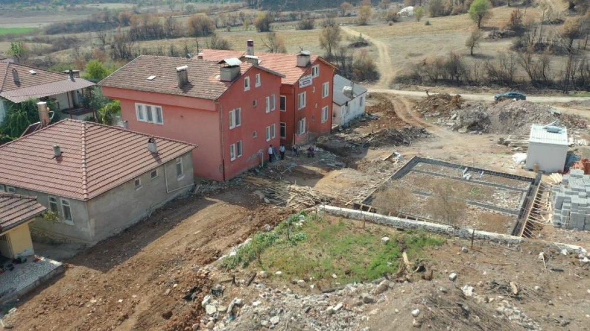 Isparta'da evi yanan kadın için seferber oldular