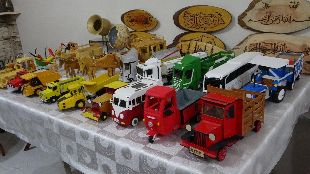 Adana'da oğlunun ödeviyle yeteneğini keşfetti