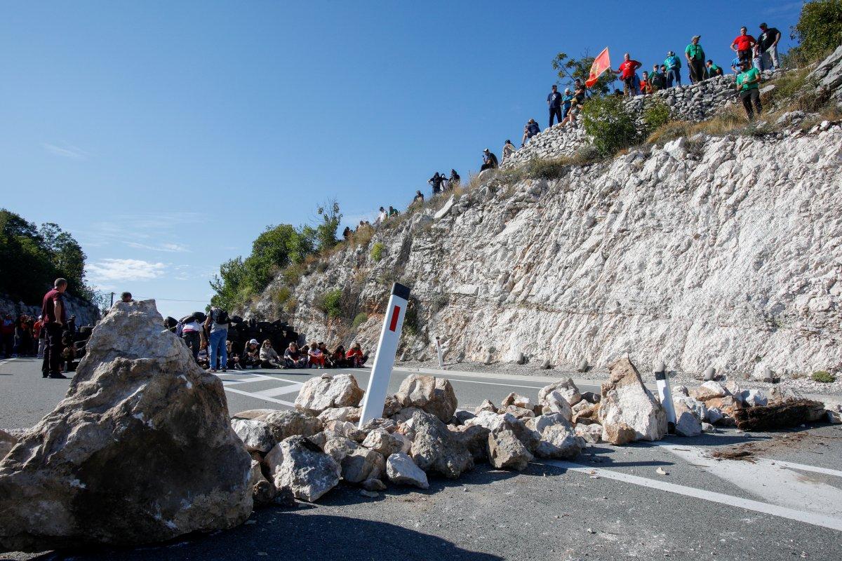 Karadağ’da Sırp Ortodoks Kilisesi'nin taht töreni protestosu