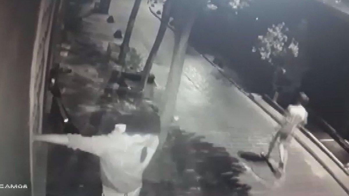 Beyoğlu’nda Ukraynalı turisti darbettikten sonra gasbettiler