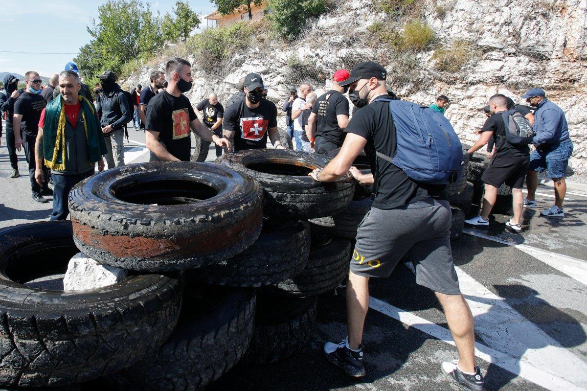 Karadağ’da Sırp Ortodoks Kilisesi'nin taht töreni protestosu