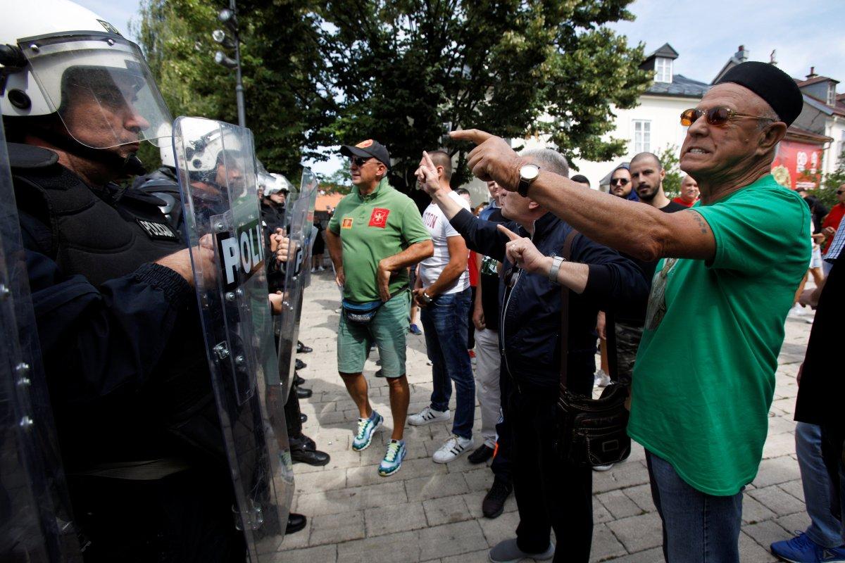 Karadağ’da Sırp Ortodoks Kilisesi'nin taht töreni protestosu