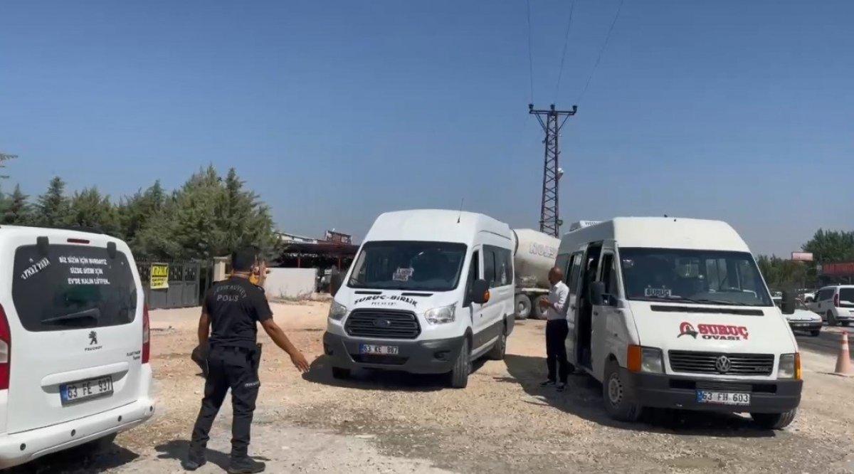 Şanlıurfa polisinden yolculara koronavirüs aşısı daveti