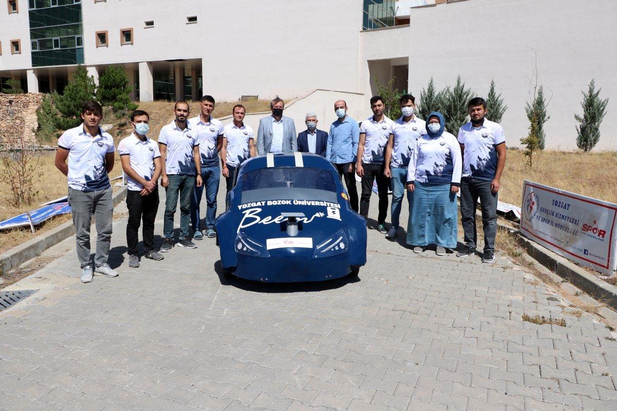 Yozgat'ta üniversiteliler trafik levhası okuyabilen sürücüsüz araç tasarladı