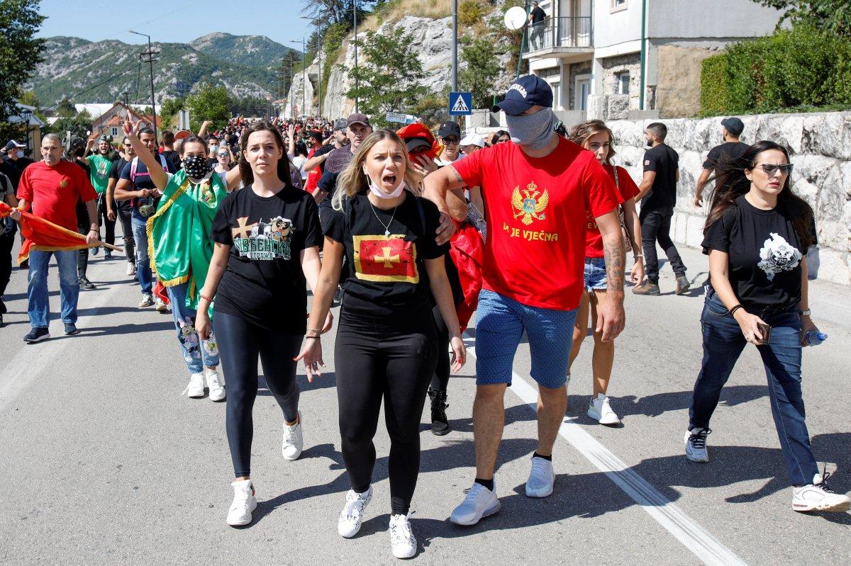 Karadağ’da Sırp Ortodoks Kilisesi'nin taht töreni protestosu