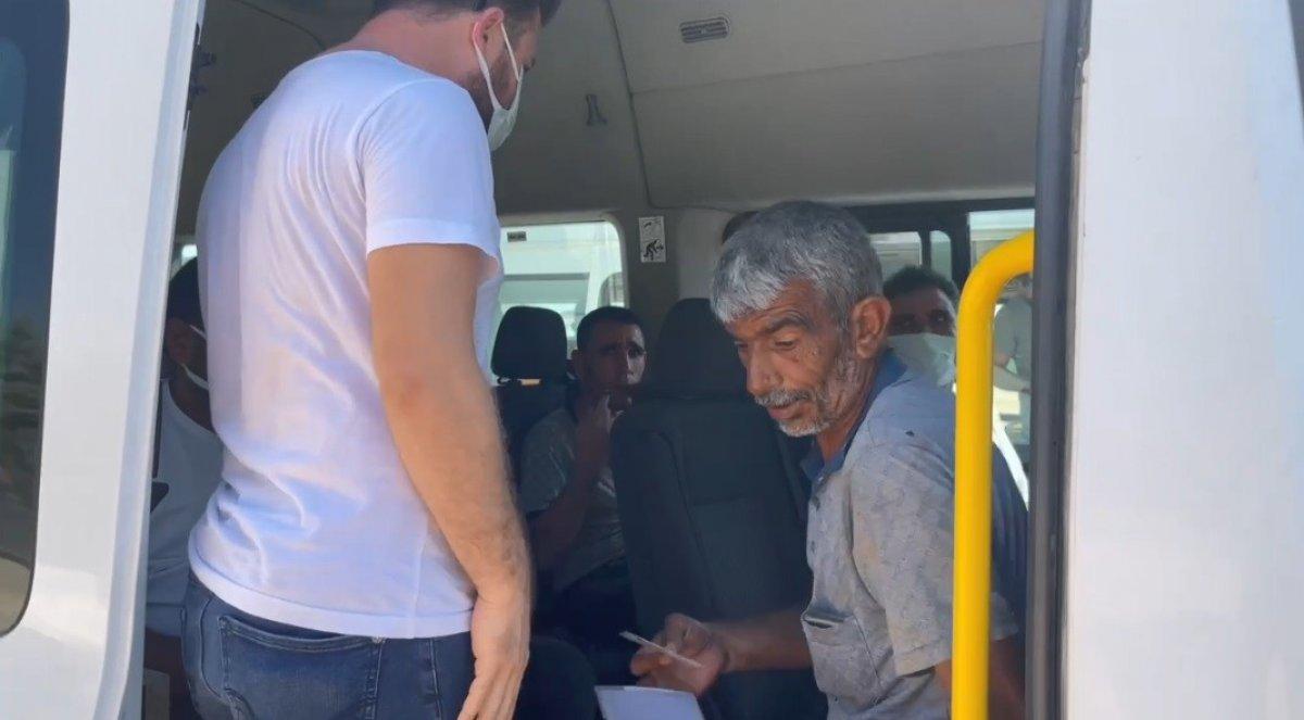 Şanlıurfa polisinden yolculara koronavirüs aşısı daveti