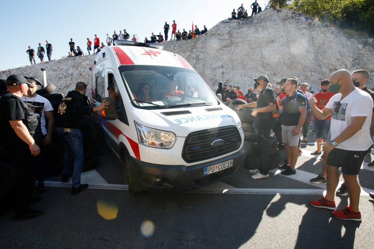 Karadağ’da Sırp Ortodoks Kilisesi'nin taht töreni protestosu