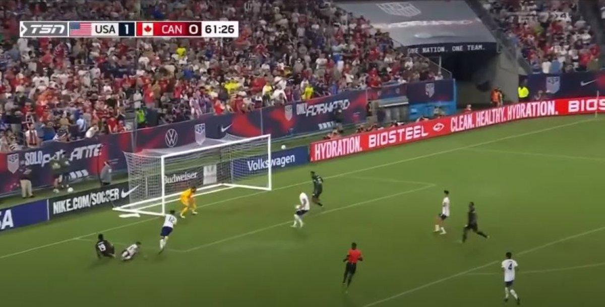 Cyle Larin milli takımda yine gol attı