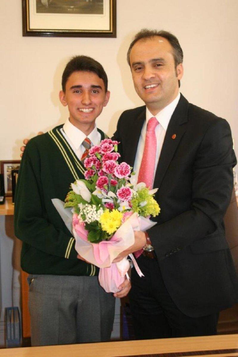 Bursa’da, 23 Nisan’da koltuğuna oturduğu başkan nikahını kıydı