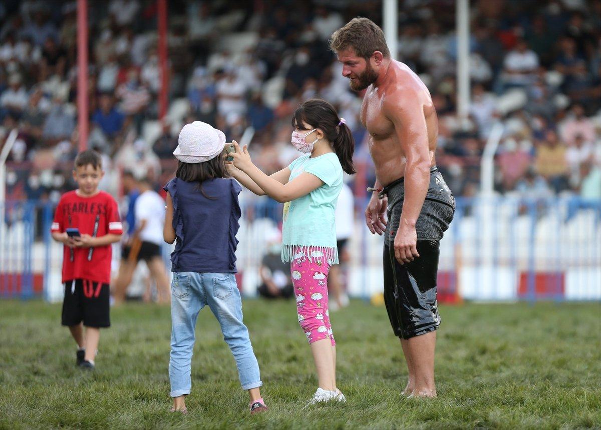 İsmail Balaban, Elmalı Yağlı Güreşleri'nde ilk kez başpehlivan oldu