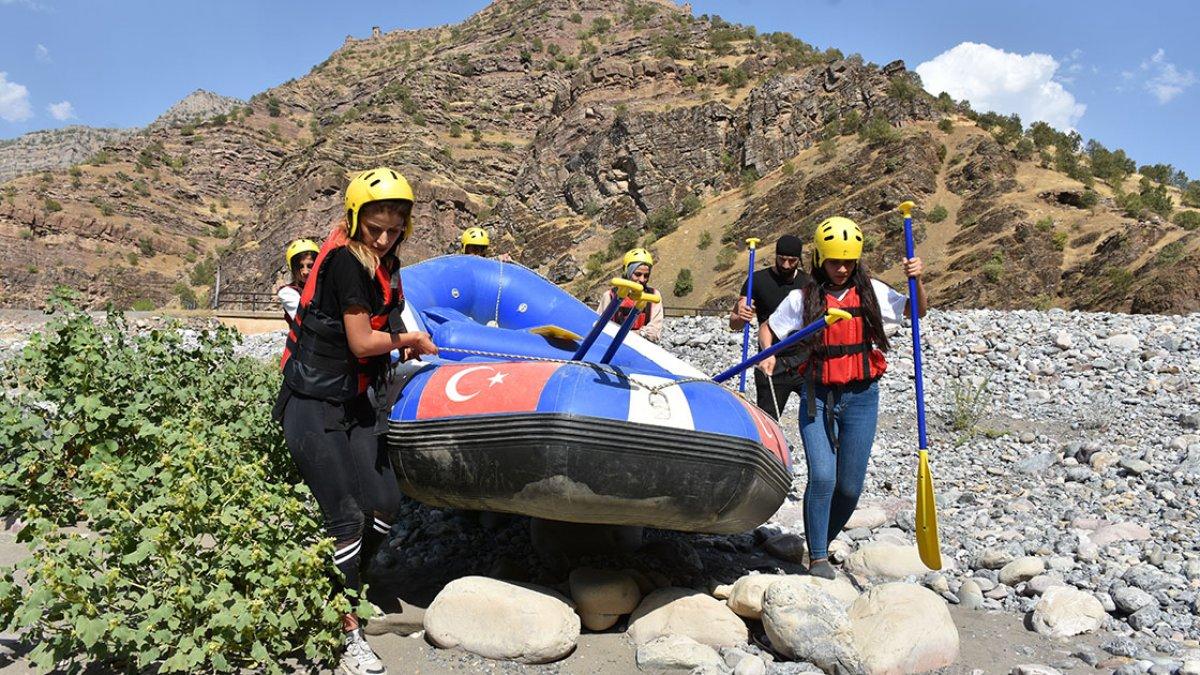 Terörden arındırılan Çukurca, festivallerle renklendi