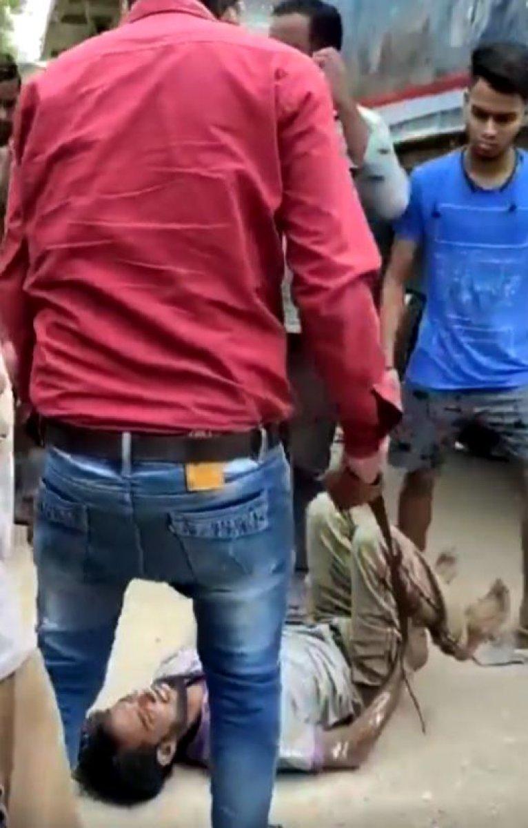 Hindistan'da Müslümanlara şiddet görüntüleri