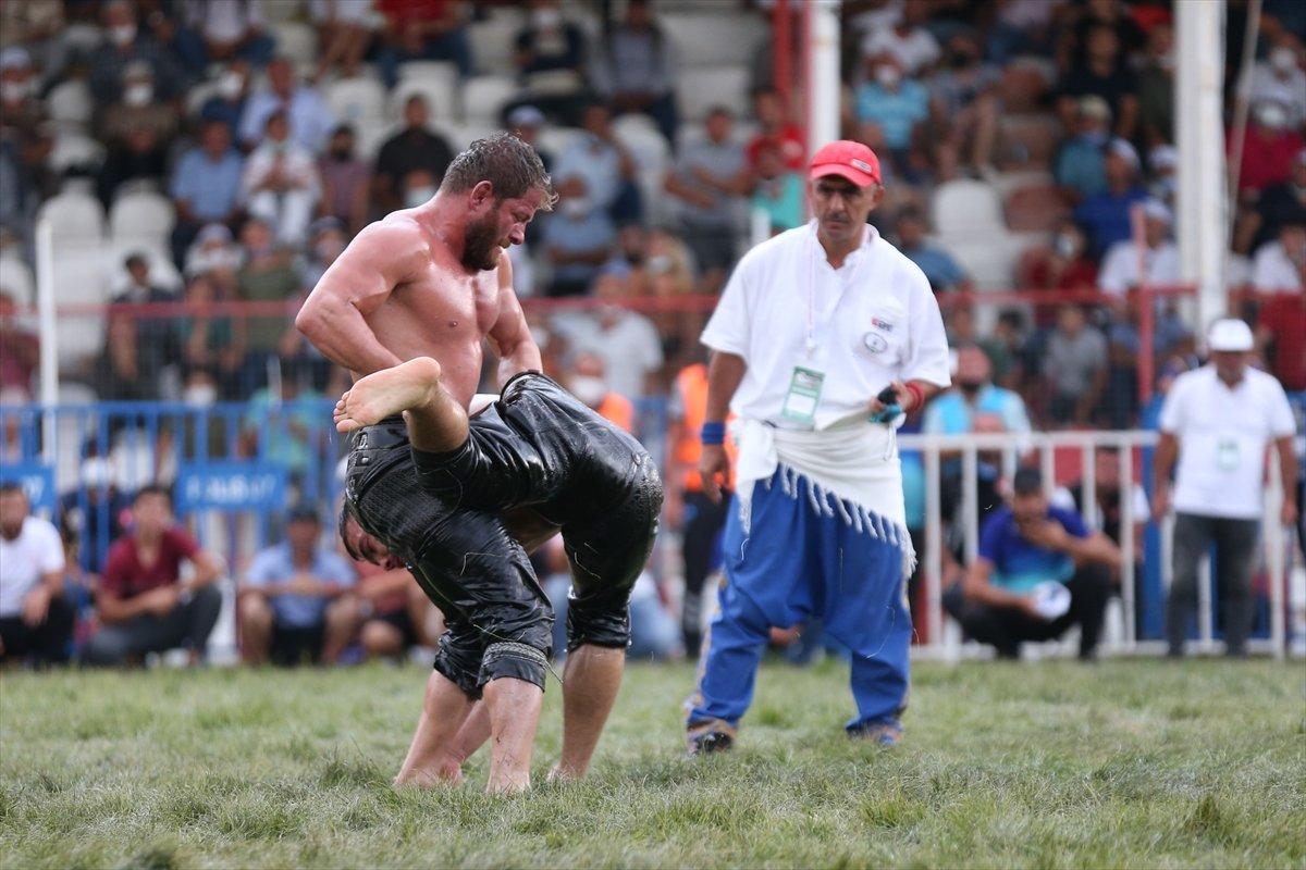 İsmail Balaban, Elmalı Yağlı Güreşleri'nde ilk kez başpehlivan oldu