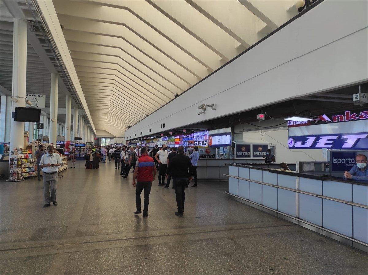 AŞTİ ve Esenboğa Havalimanı'nda PCR zorunluluğu başladı