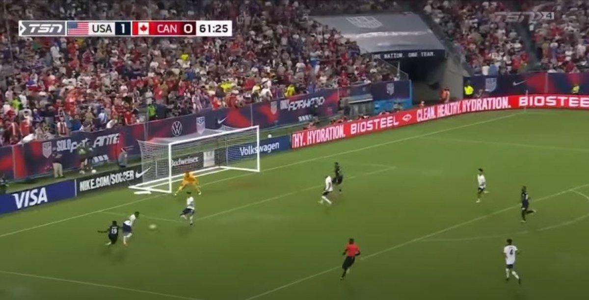 Cyle Larin milli takımda yine gol attı