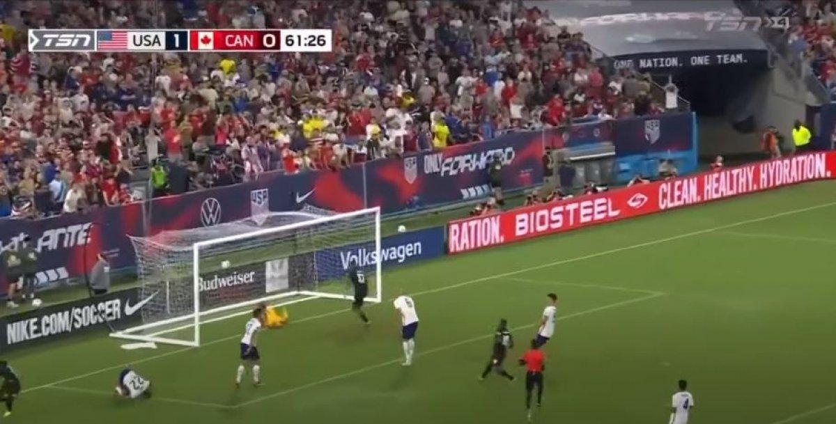 Cyle Larin milli takımda yine gol attı