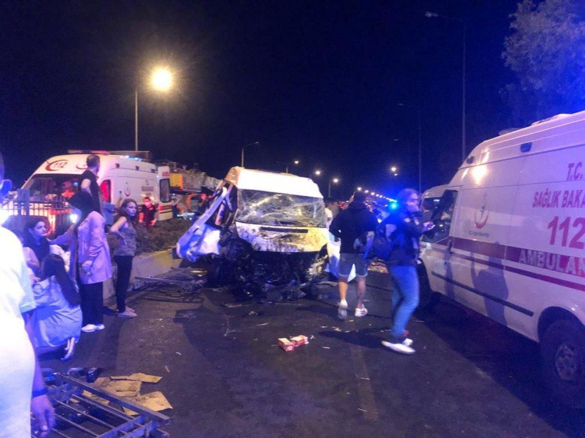 İzmir’de zincirleme kaza: 1’i ağır 11 yaralı