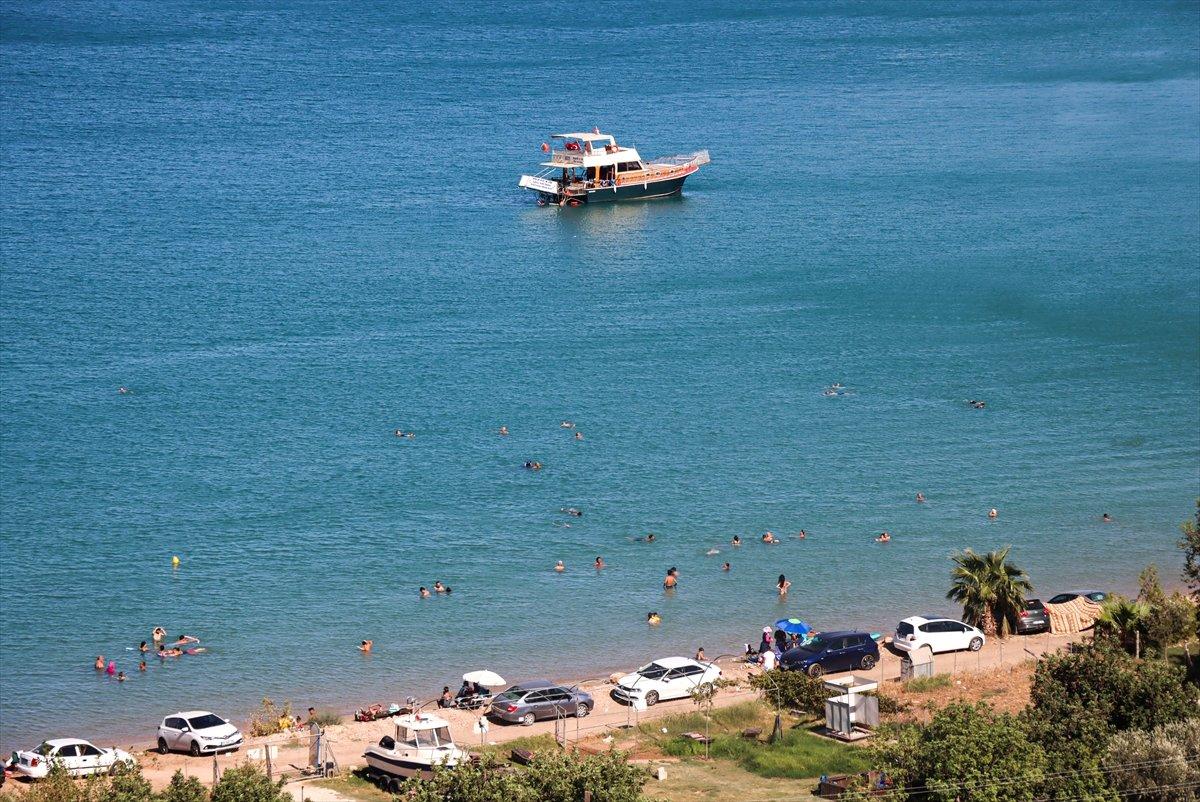 Boğsak Koyu, eşsiz güzellikleriyle büyülüyor