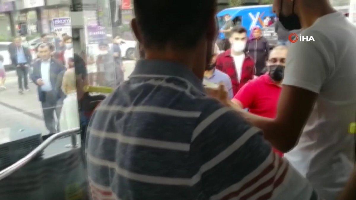 Esenyurt'ta fazla yolcu alındığı gerekçesiyle İETT şoförü darbedildi