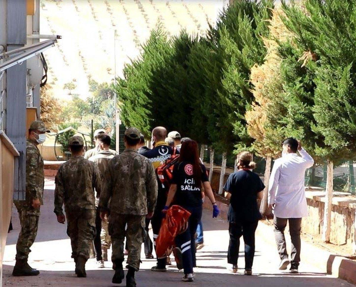 Suriye'de üs bölgesine roketli saldırı