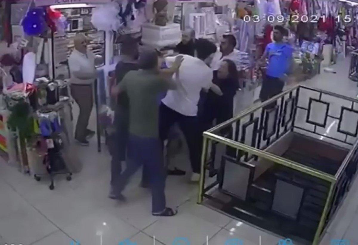 Avcılar’da eşini döven esnafa tepki