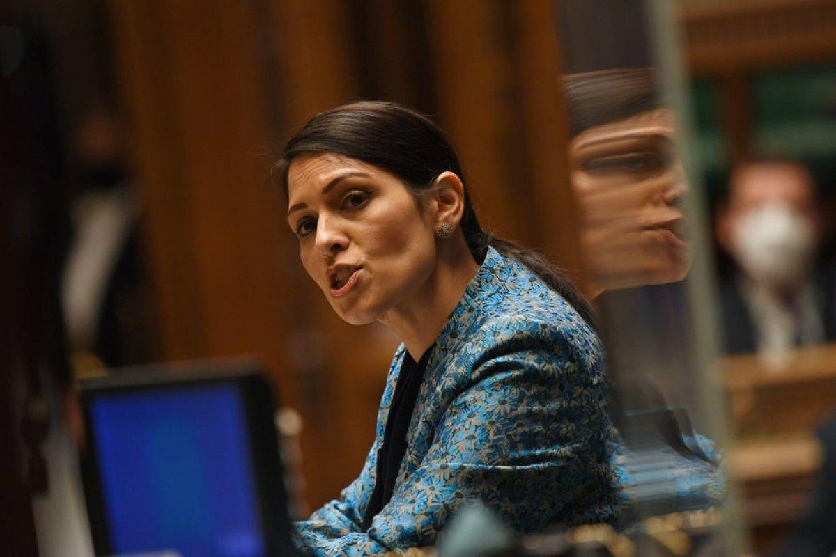 İngiltere'den Fransa'ya: Göçmenleri durdurmazsan para vermeyiz