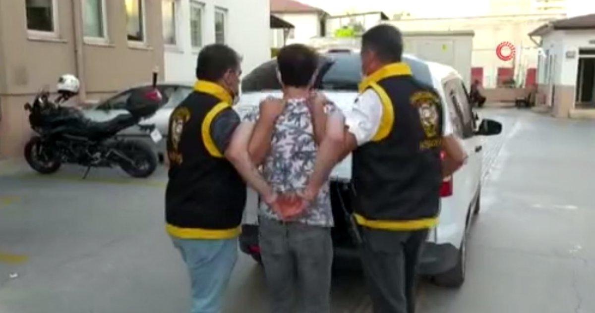 Hatay'da 22 otomobilin lastiklerini kesen şahıs gözaltına alındı