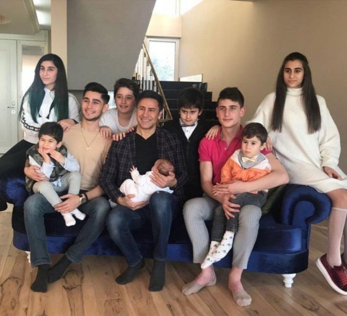 İzzet Yıldızhan oğullarını otelde çalıştırdı