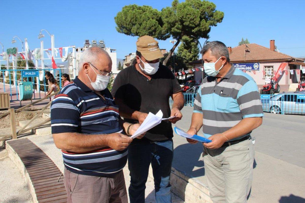 Manisa'da işten çıkarılan işçiler, tazminatlarını almak için çabalıyor