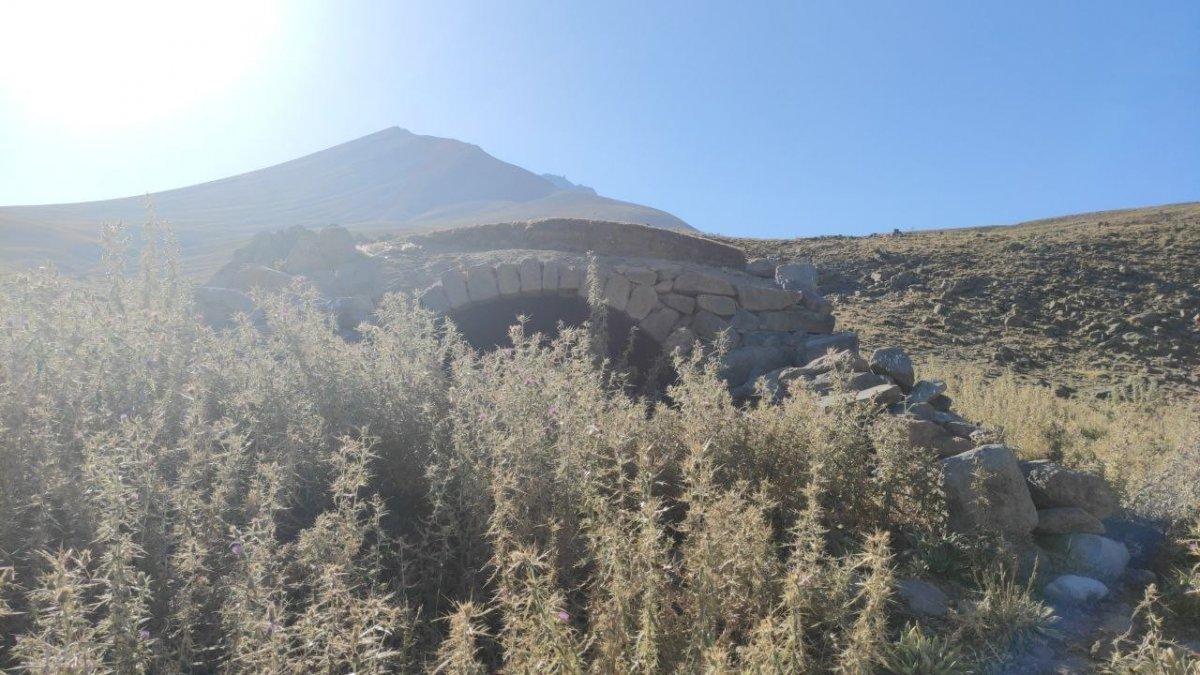 Kayseri'deki gizemli tarihi defineciler talan etti