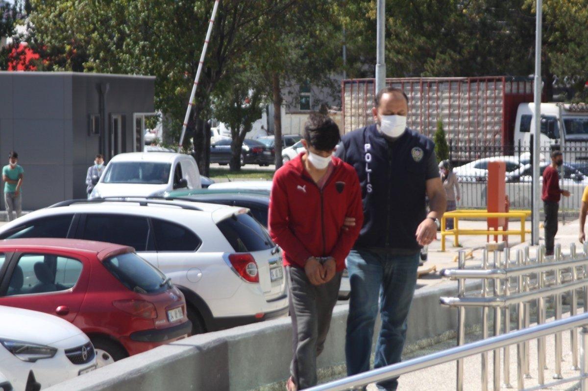 Bolu’da, baz istasyonlarından akü çalarken yakalandı