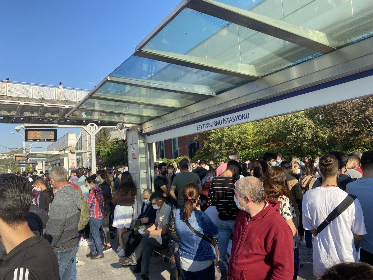 İstanbullu şimdi de tramvay arızasıyla karşılaştı