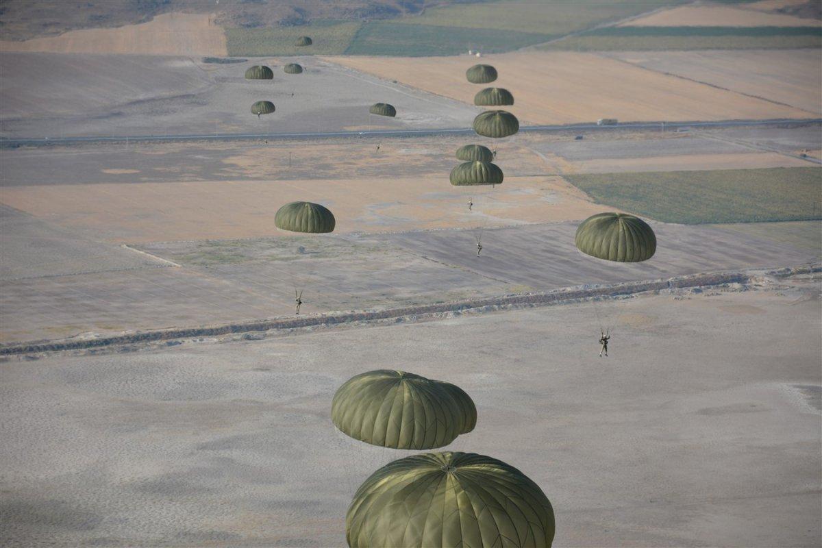 MSÜ öğrencileri, 'Statik Paraşüt Temel Kursu' eğitimini başarıyla tamamladı