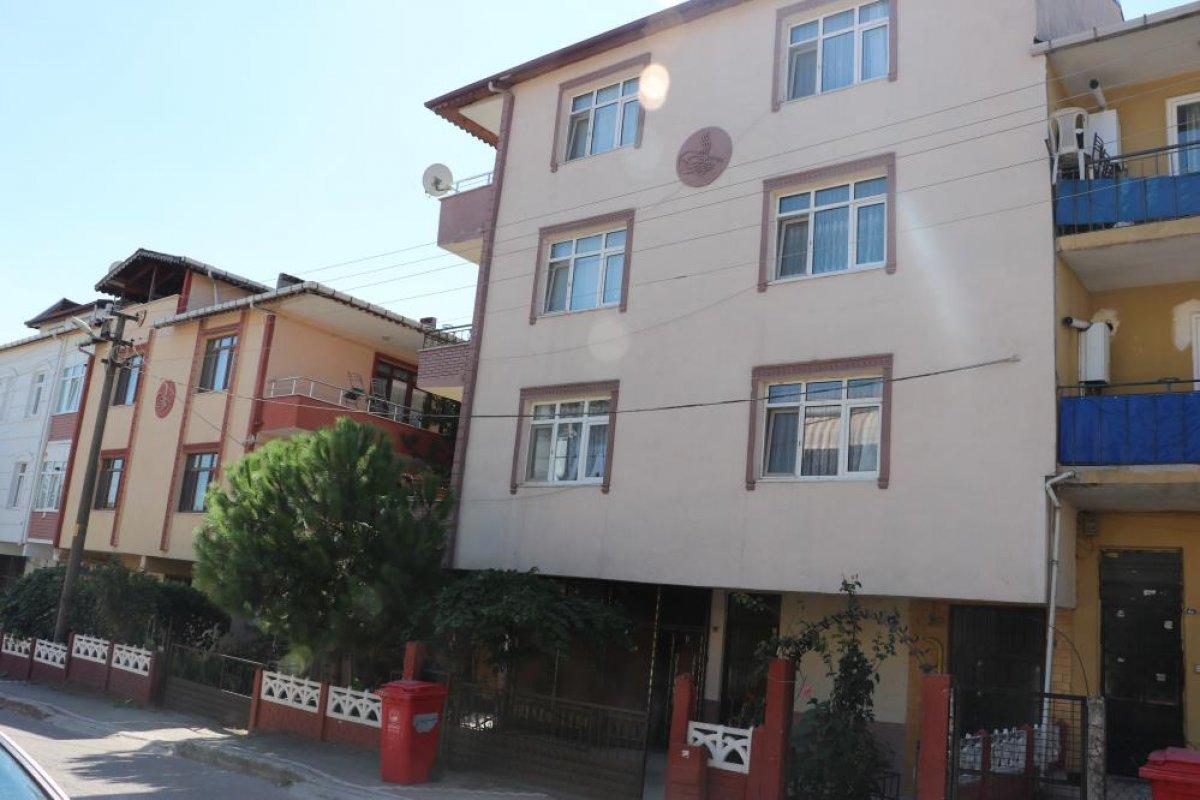 Kocaeli'de başı balkon demirine sıkışan çocuğu itfaiye kurtardı