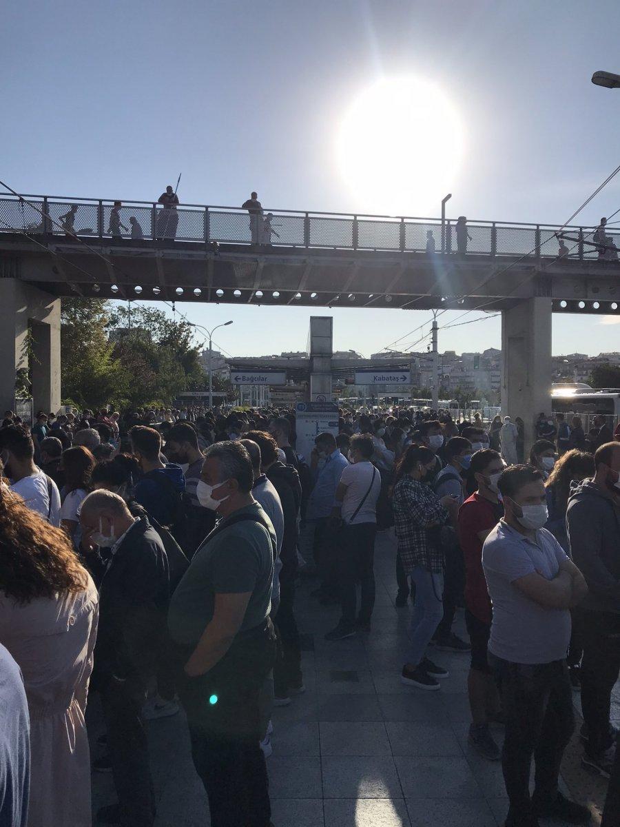 İstanbullu şimdi de tramvay arızasıyla karşılaştı