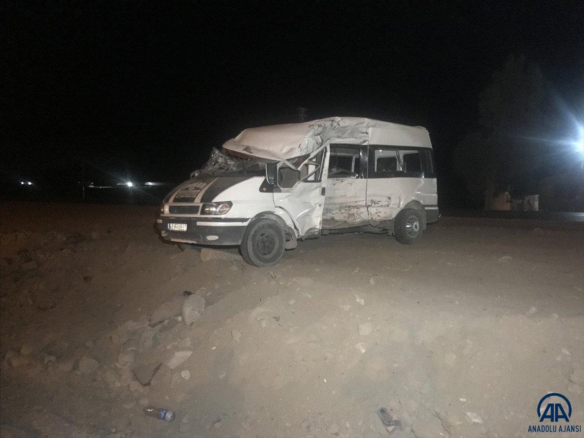 Kayseri'de feci kaza: 19 yaralı