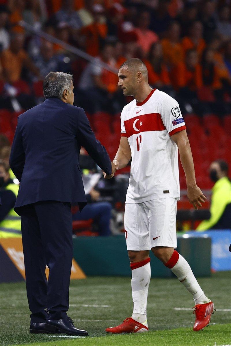 Burak Yılmaz: Daha top fileye gitmeden Şenol istifa diyorlar